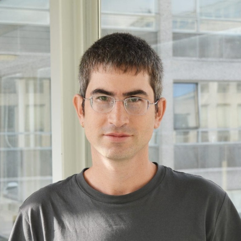 Tom Dvir